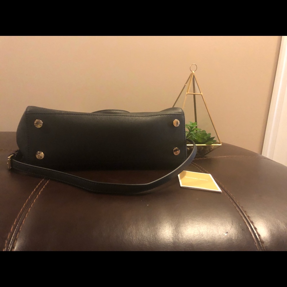 Michael Kors Black leather purse - Picture 6 of 8